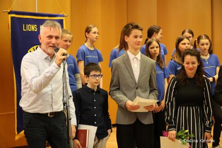 Na mladih svet stoji  (14)